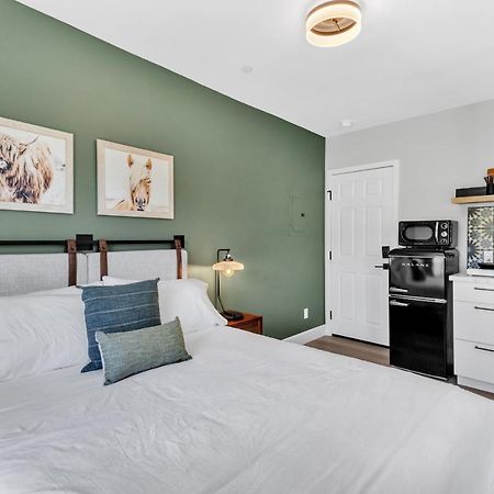 Single Bedroom - Queen Size. Heart Of Downtown Виста Екстериор снимка