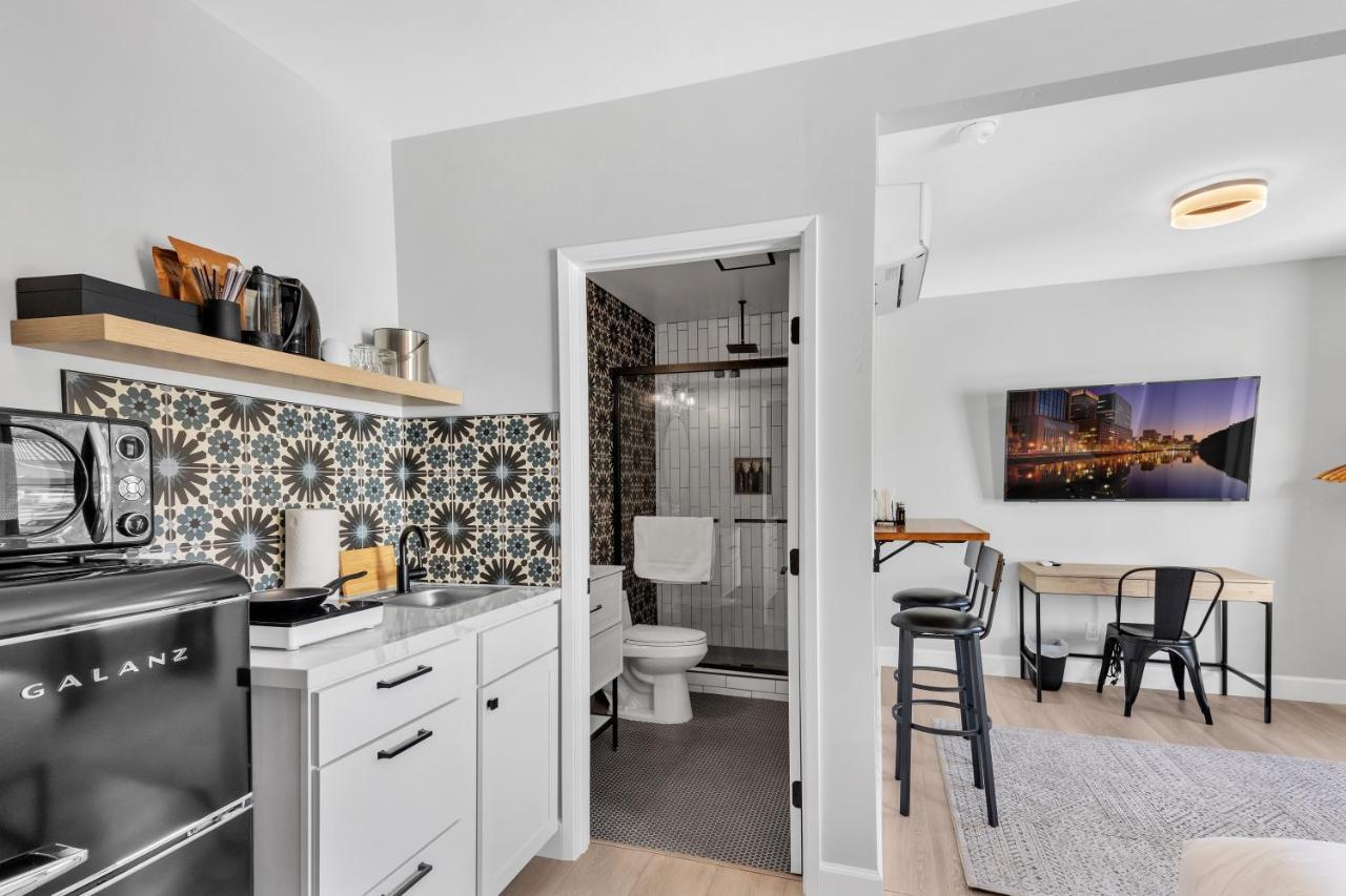 Single Bedroom - Queen Size. Heart Of Downtown Виста Екстериор снимка