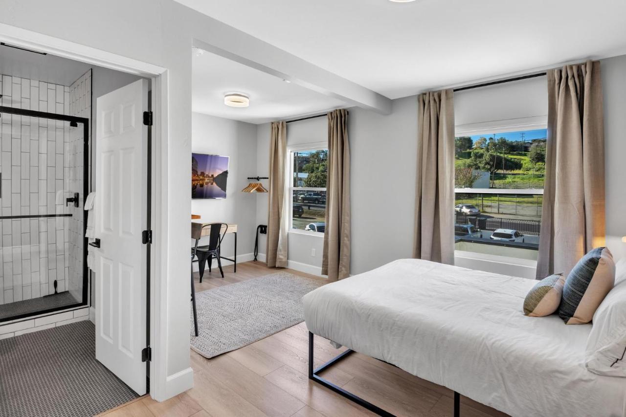 Single Bedroom - Queen Size. Heart Of Downtown Виста Екстериор снимка